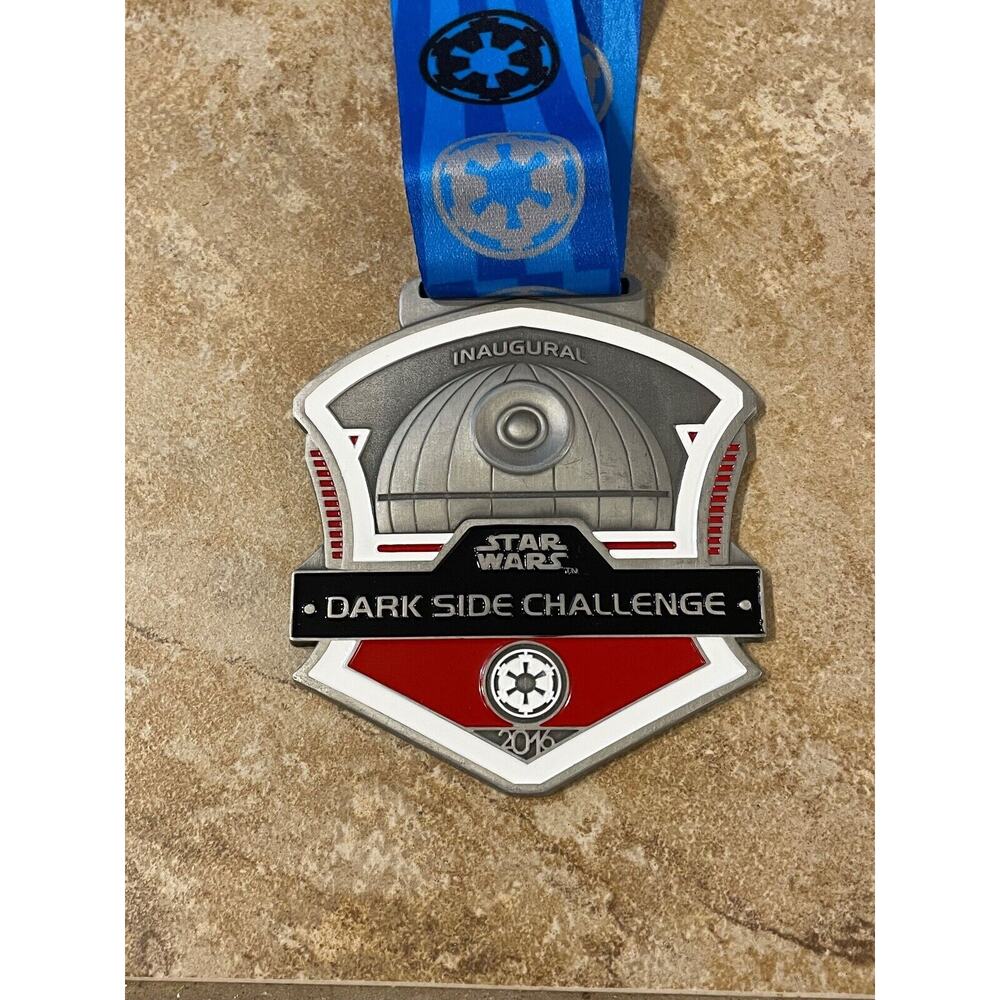 2016 Run Disney Star Wars Inaugural Dark Side Challenge Medal New